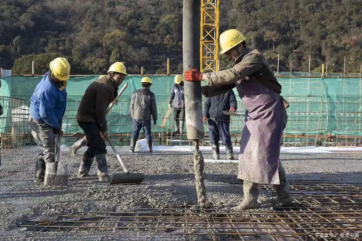 混凝土这样施工，出了事真的不能怨搅拌站.jpg